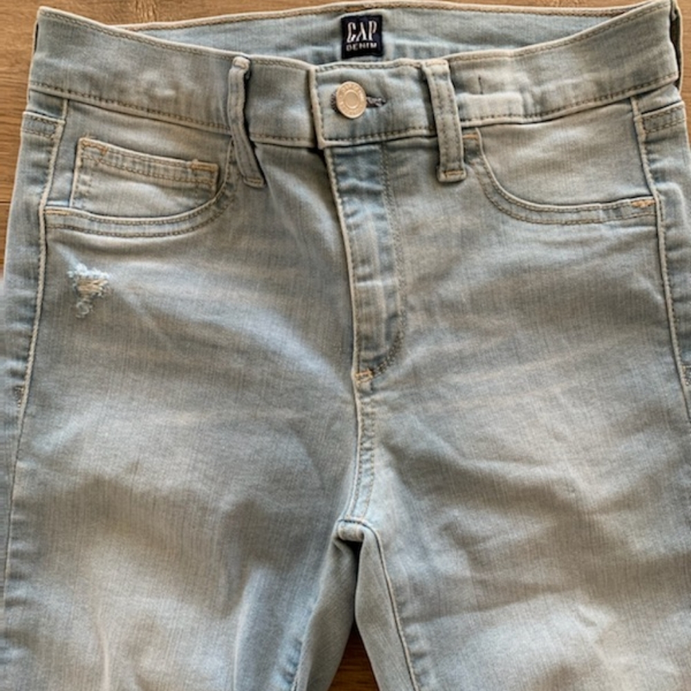 the GAP Jeggings